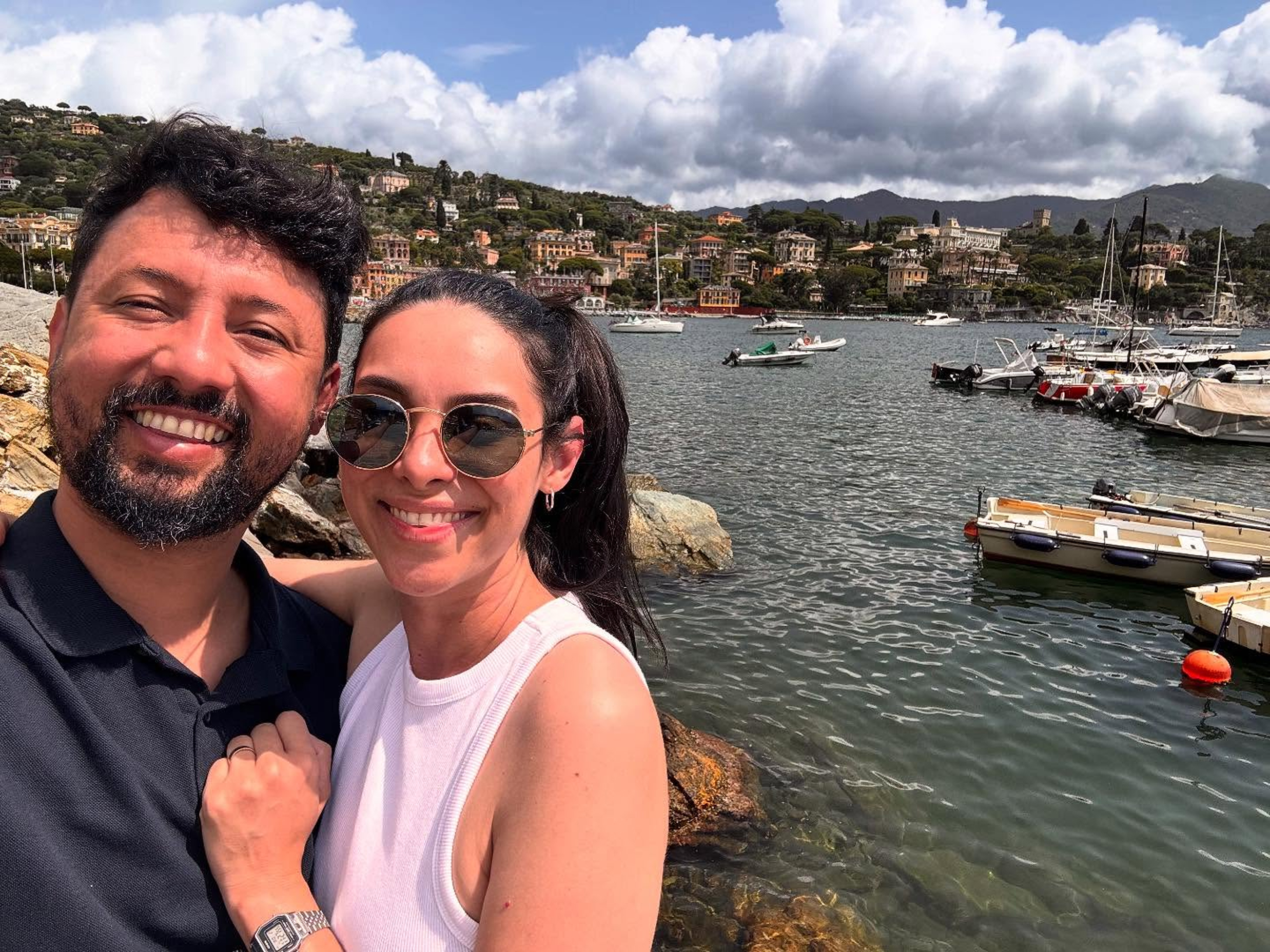 Casal em viagem pela Europa - Costa Italiana